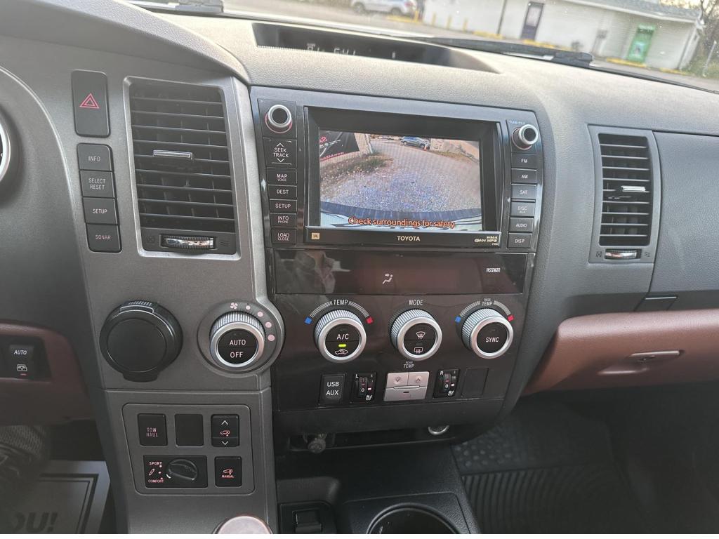 TOYOTA SEQUOIA PLATINUM